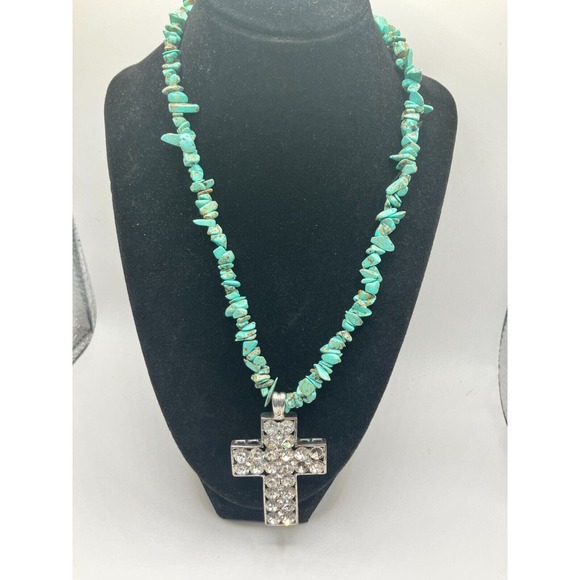 Crystal Avenue Beaded Light Green Stones Rhinestone Cross 21 3/8 Inch Necklace! - Picture 6 of 8